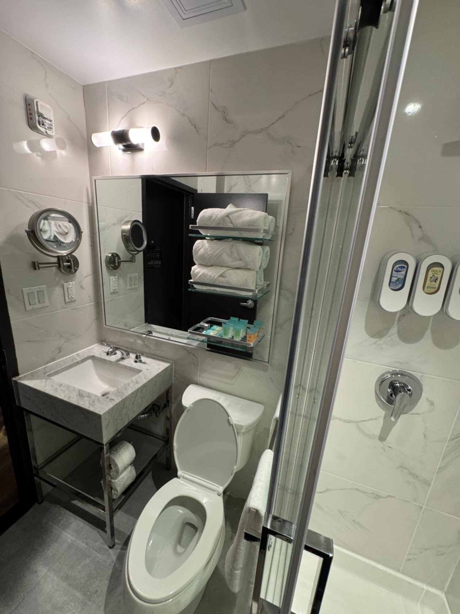 Hotel Mirage Brooklyn Нью-Йорк Екстер'єр фото