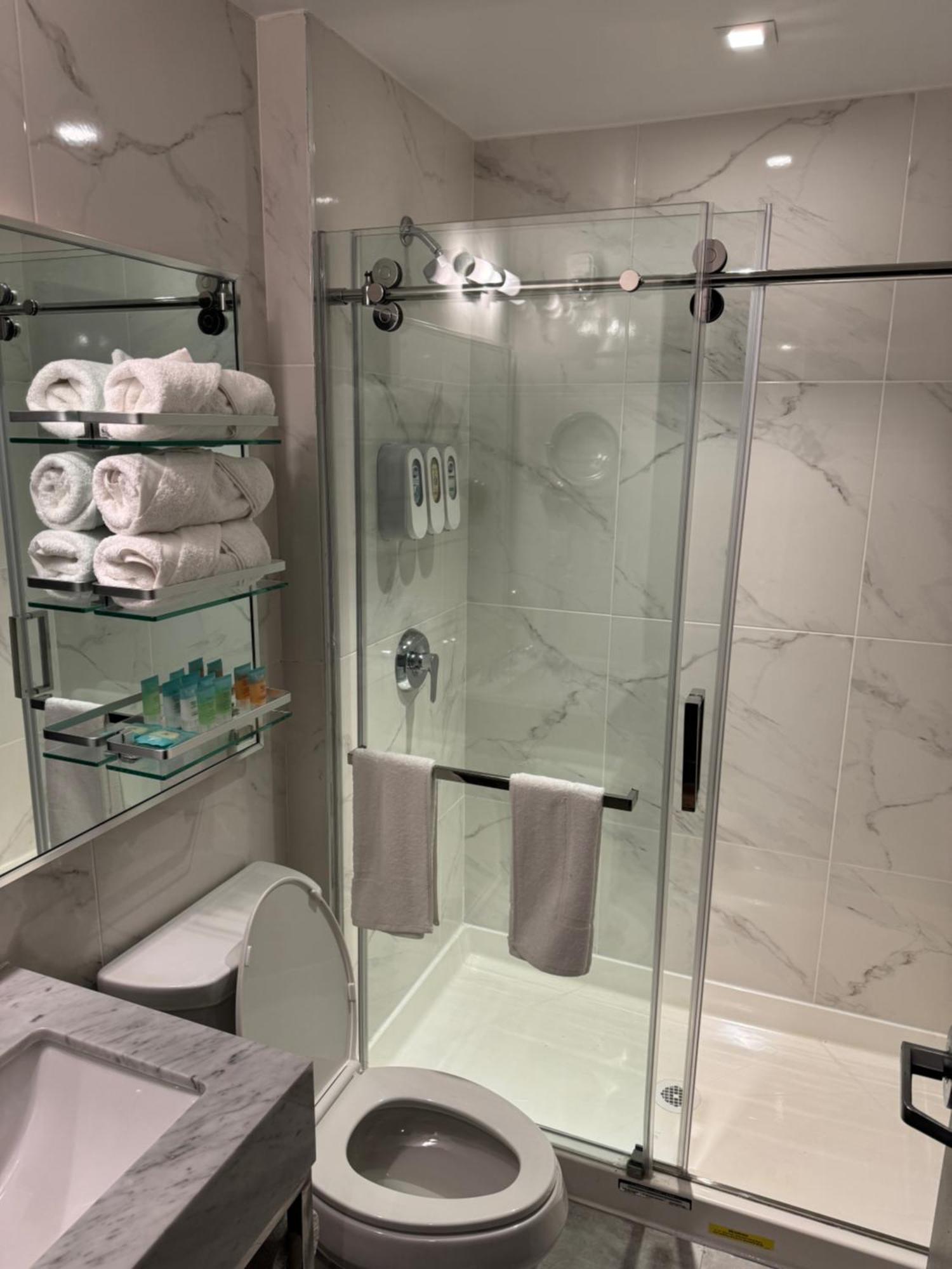 Hotel Mirage Brooklyn Нью-Йорк Екстер'єр фото